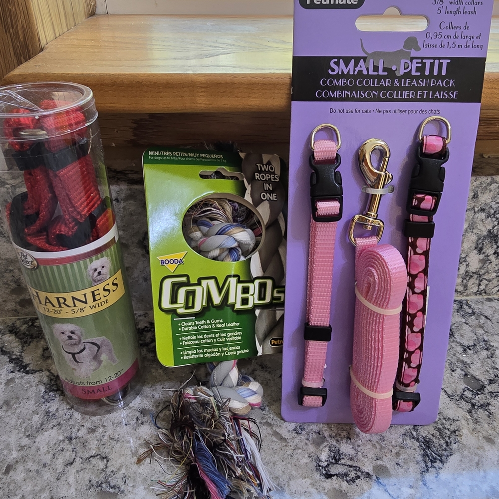 Petmate Pink Collar and Leash Set with Toys